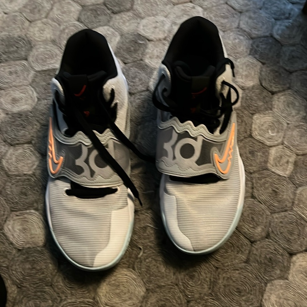 KD Trey 5 X 'Wolf Grey Barely Volt' Nike. Mens size 13. Like new, great cond.